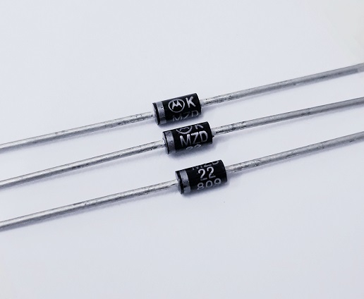 MZD22 ZENER DİYOT 82V 1W