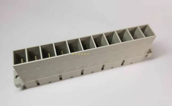 243246 ERNI  DIN Female Connector  11-pin, vertical, faston