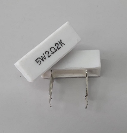 2R2 5W TAŞDİRENÇ  DİK RM15