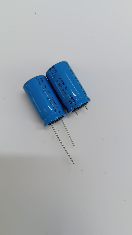 3300UF 25V (18X32) KONDANSATÖR BC