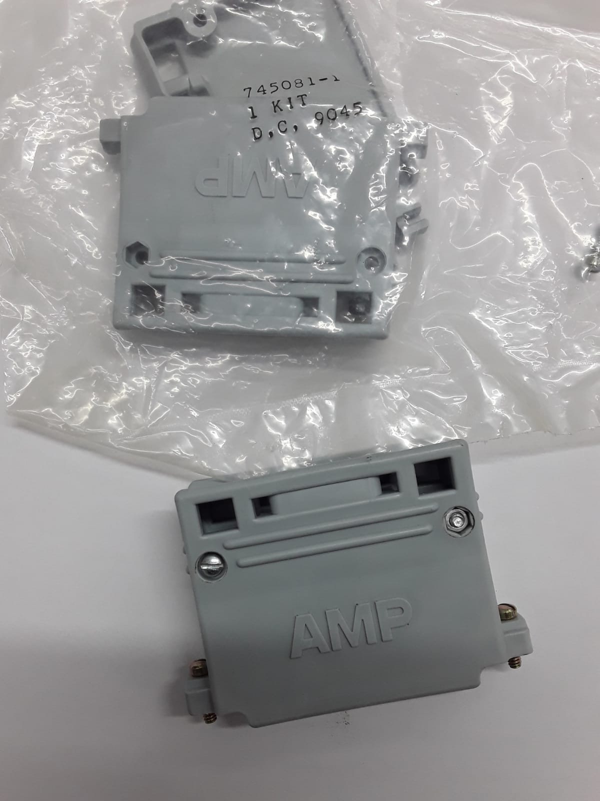 37Lİ DSAP KAPAK  D-Sub Backshells 37P 2PC CABLE CLAMP 745081-1  AMP