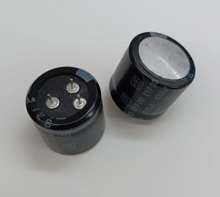 4700UF 35V (30X27,5)   3AYAKLI KONDANSATÖR ERO