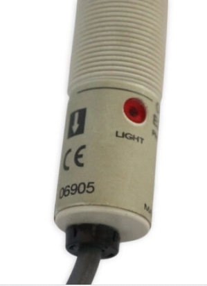 E3F2-7DC4 GEÇİŞLİ IŞIN SENSÖRÜ OMRON NPN