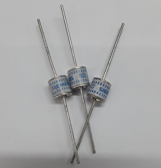 600 069 O PARATONER  Gas Discharge Tube SIEMENS