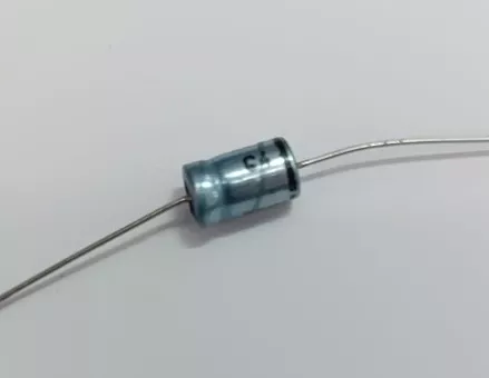 22UF 63V AXIEL KONDANSATÖR 6X10,5  PHILPS
