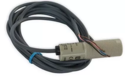 E3F2-7DC4 GEÇİŞLİ IŞIN SENSÖRÜ OMRON NPN