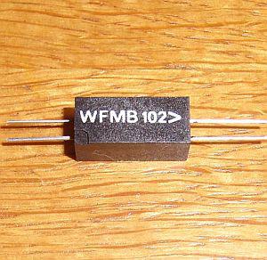 WFMB102  ( = CNY 21 ) , Hersteller ist WF / RFT.  GaAs-LED und NPN-Fototransistor. OPTO  MB102