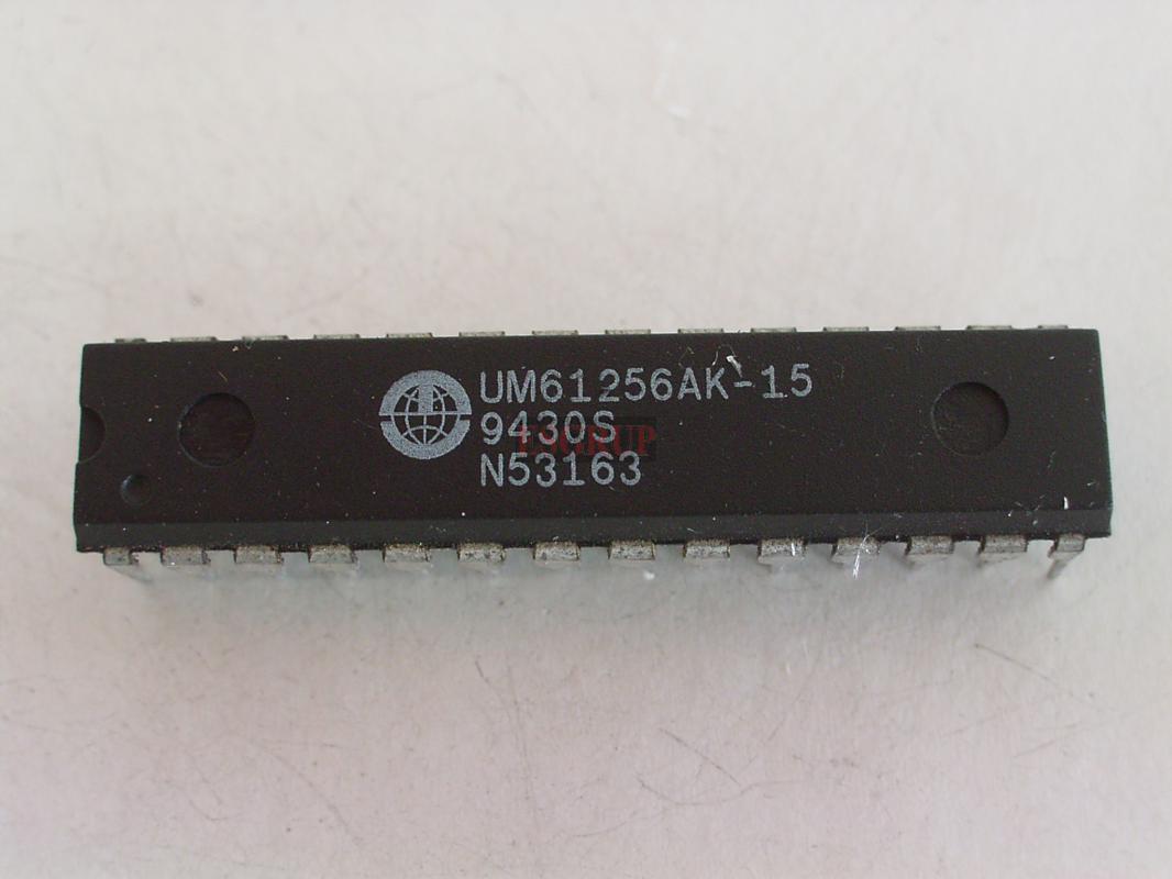 UM61256AK-15