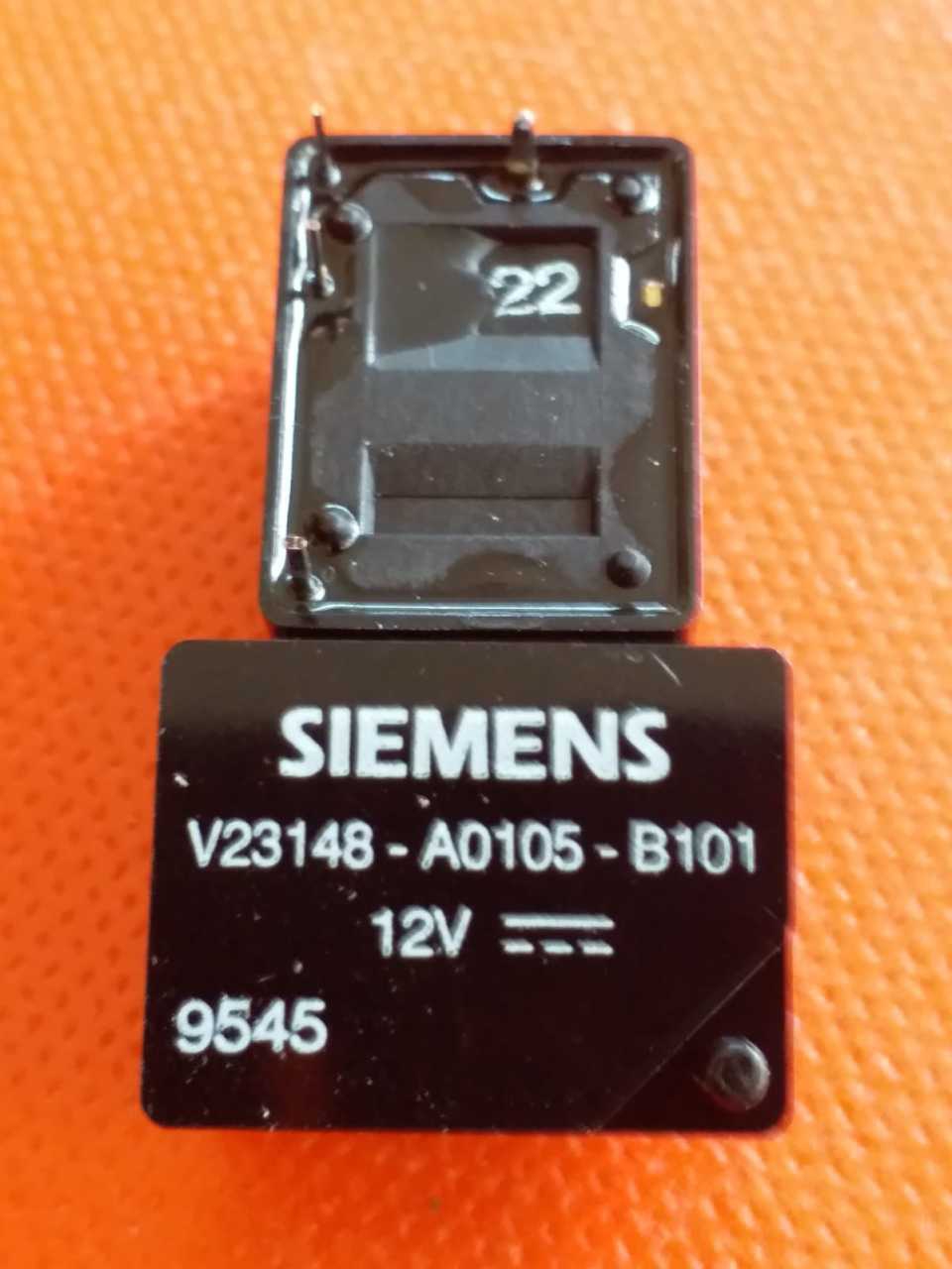 V23148-A0105-B101 RÖLE 12V SIEMENS